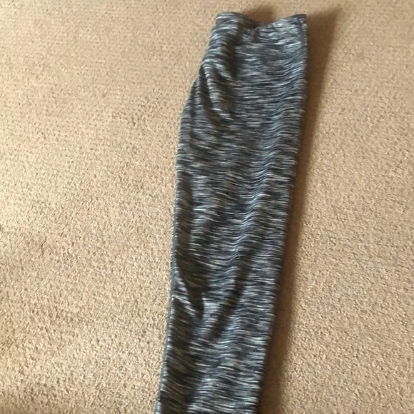 Fabletics capri pant - Picture 3 of 3